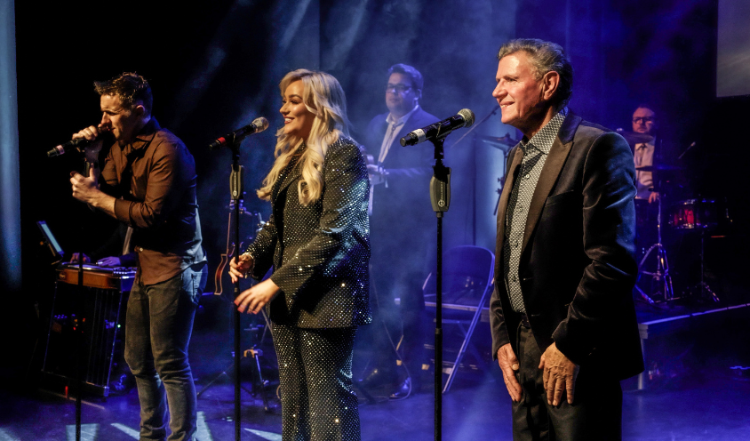 02 A Night At The Opry Visual web